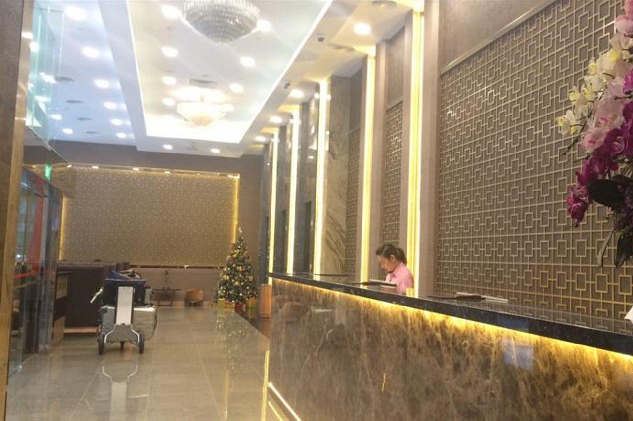 Khách sạn Grand